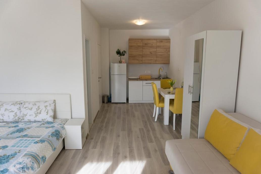 Apartmani Ivkovic+ Τρέμπινιε Εξωτερικό φωτογραφία