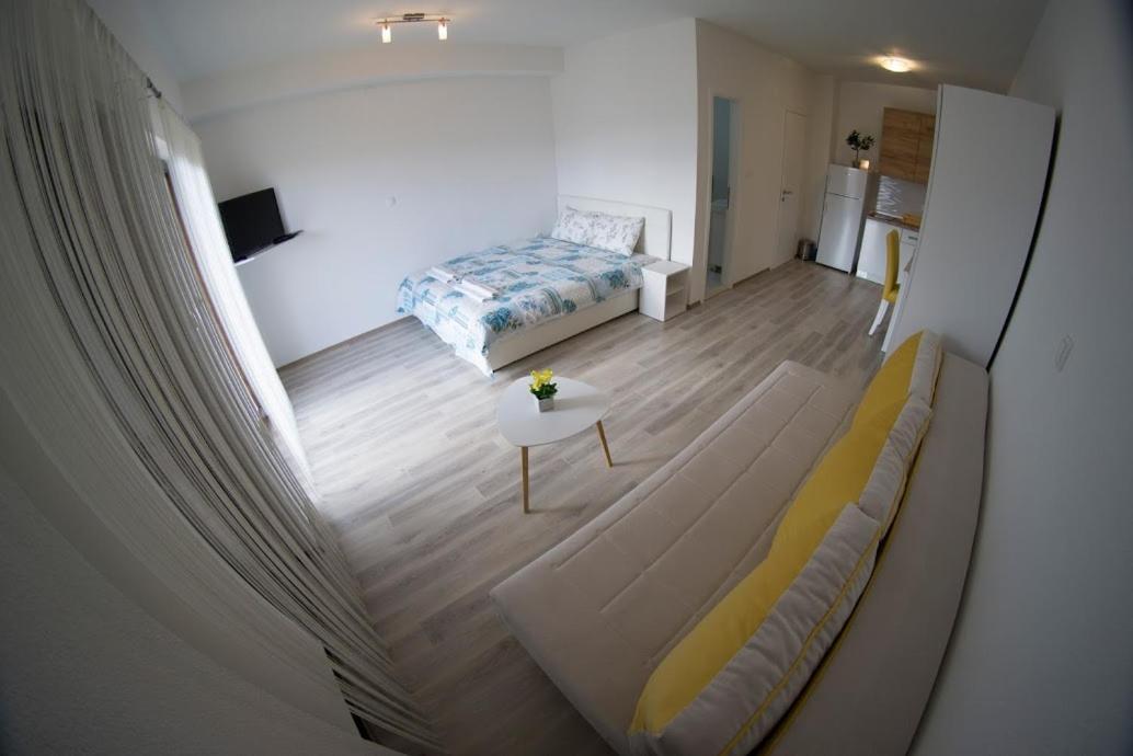 Apartmani Ivkovic+ Τρέμπινιε Εξωτερικό φωτογραφία