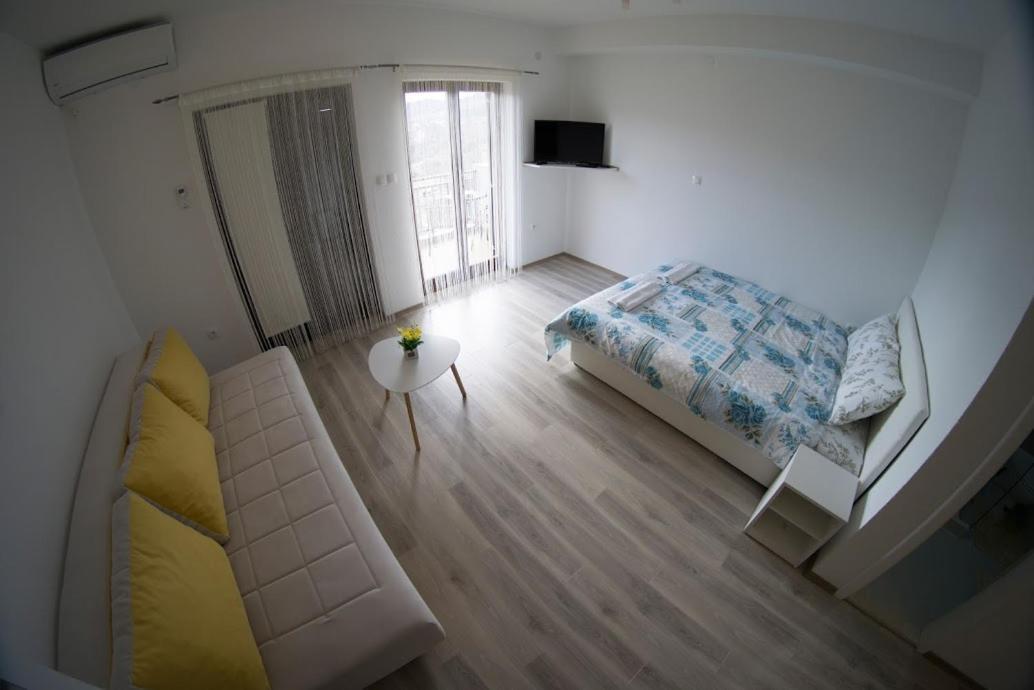 Apartmani Ivkovic+ Τρέμπινιε Εξωτερικό φωτογραφία