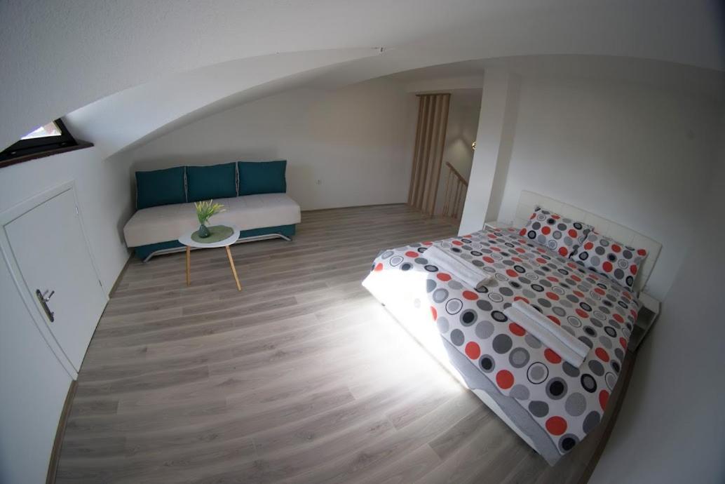 Apartmani Ivkovic+ Τρέμπινιε Εξωτερικό φωτογραφία