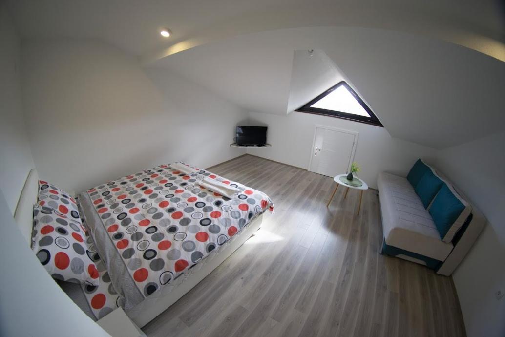 Apartmani Ivkovic+ Τρέμπινιε Εξωτερικό φωτογραφία