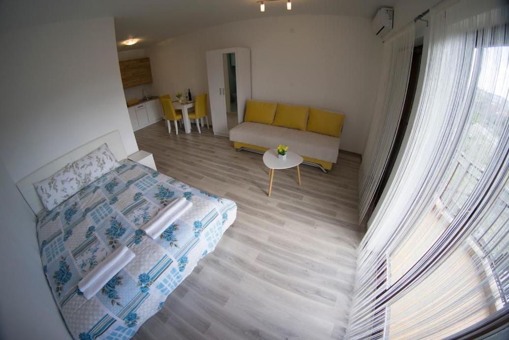 Apartmani Ivkovic+ Τρέμπινιε Εξωτερικό φωτογραφία