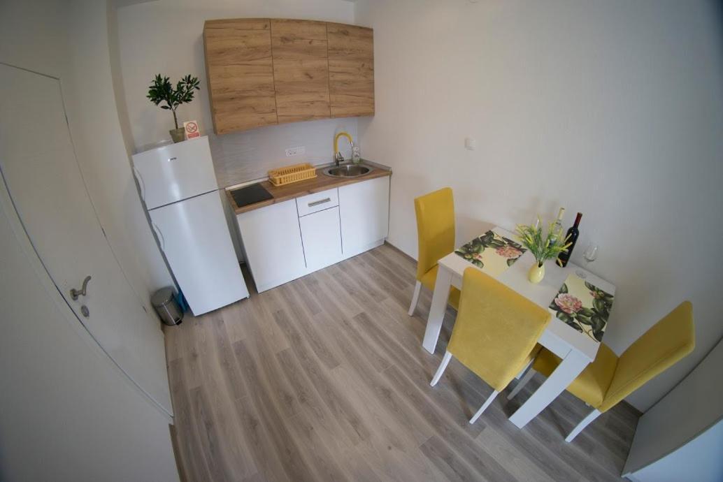 Apartmani Ivkovic+ Τρέμπινιε Εξωτερικό φωτογραφία