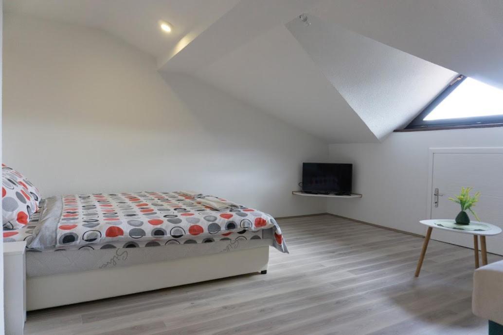 Apartmani Ivkovic+ Τρέμπινιε Εξωτερικό φωτογραφία